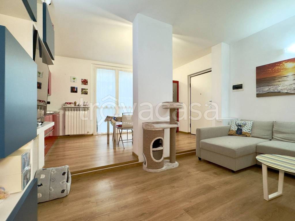 Appartamento in vendita a Cologno Monzese viale Piave, 5