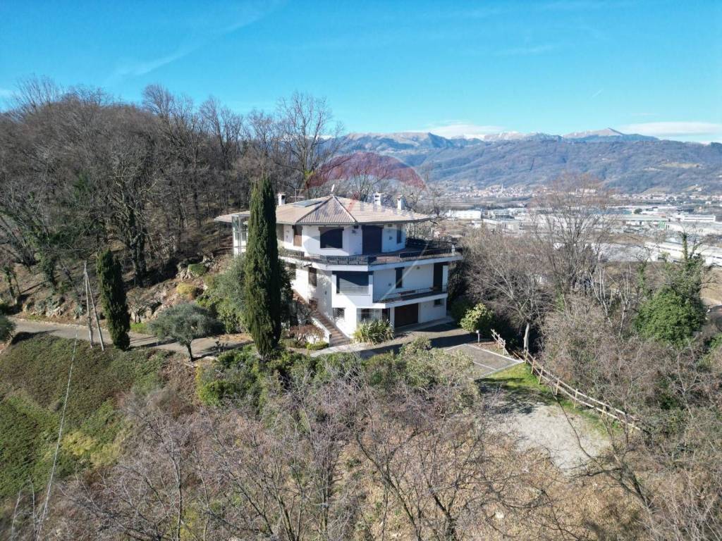 Villa in vendita a Pederobba via Sant'Elena, 10