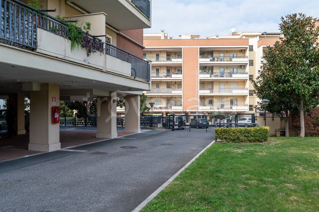 Appartamento in vendita a Roma via Jean Emile Baudot