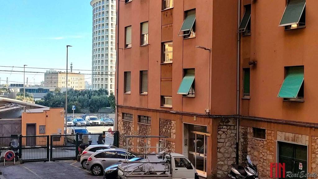 Appartamento in vendita a Genova via dino col