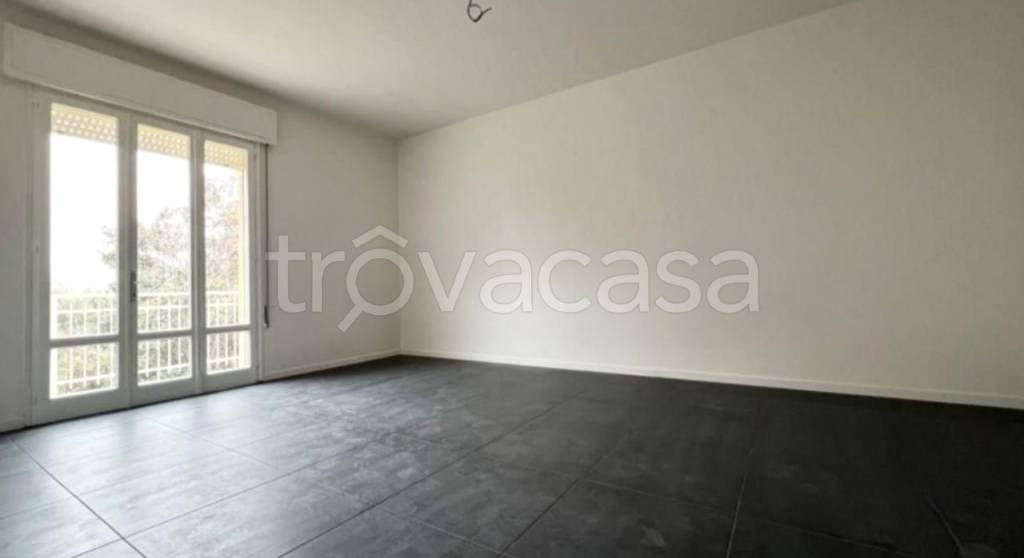 Appartamento in vendita a Padova via carnia 1