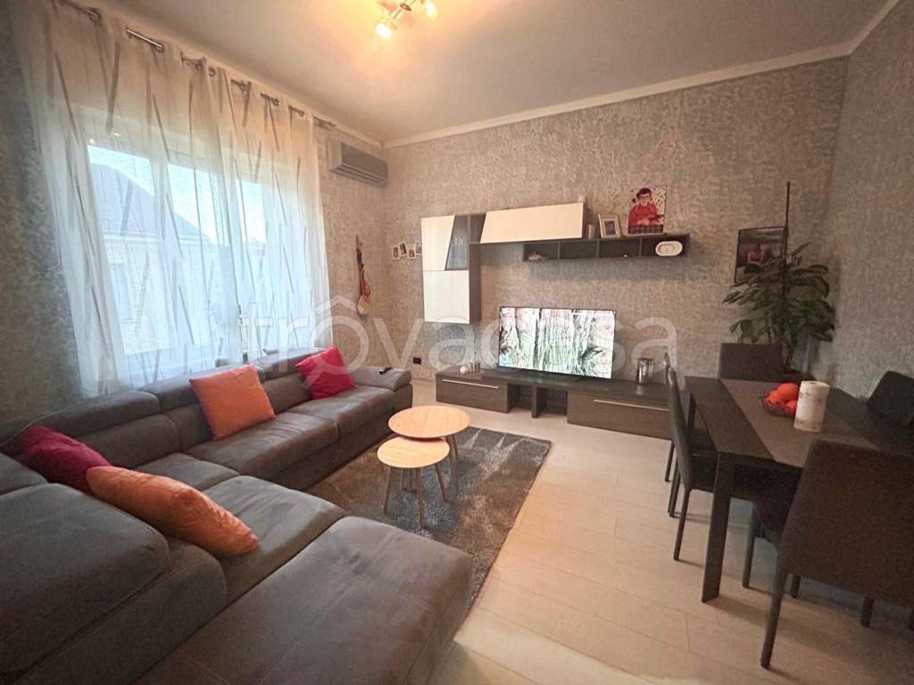 Appartamento in vendita a Vercelli via Francesco Guicciardini, 26