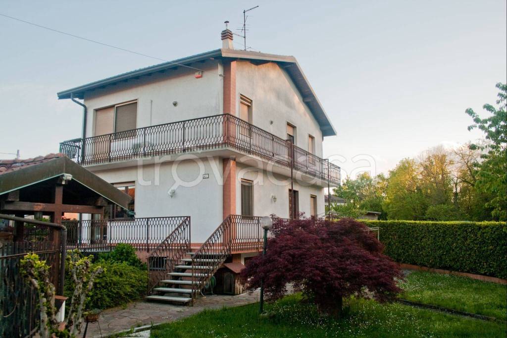 Villa in in vendita da privato a Caronno Varesino località Zoia, 1
