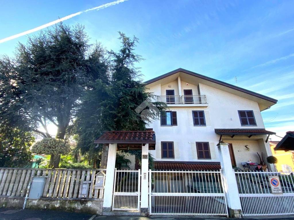 Villa Bifamiliare in vendita a Trofarello via berlinguer, 10