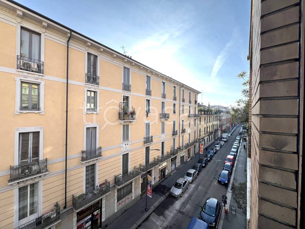 Appartamento in vendita a Milano via Messina, 23