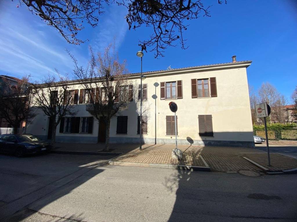 Villa Bifamiliare in vendita a Trofarello via roma, 22