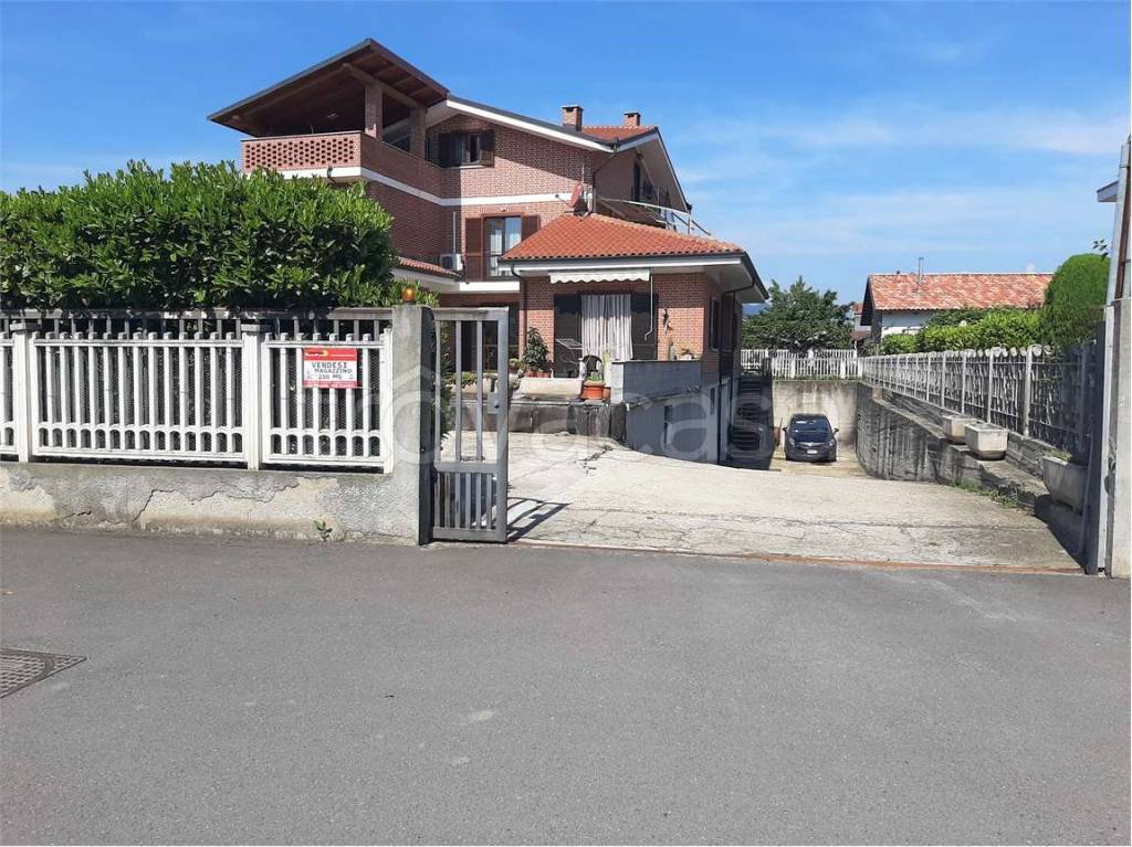 Garage in vendita a Rivalta di Torino via g. Medici, 25