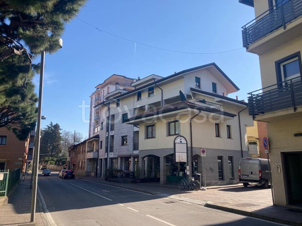 Appartamento in vendita a Senago via Giuseppe Garibaldi, 14