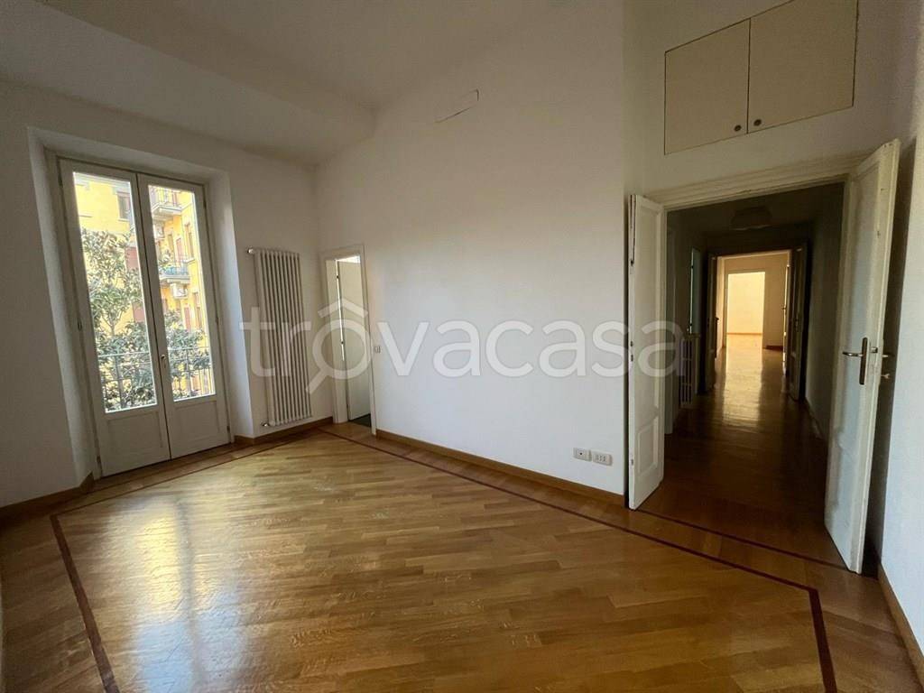 Appartamento in affitto a Milano via Bartolomeo Eustachi, 29