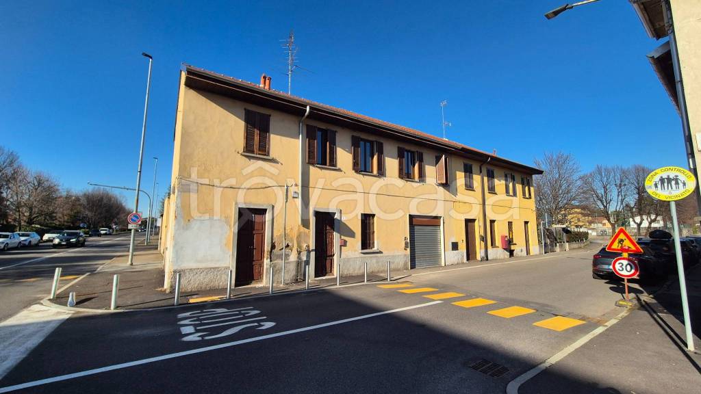 Casa Indipendente in vendita a Legnano via Olmina, 1