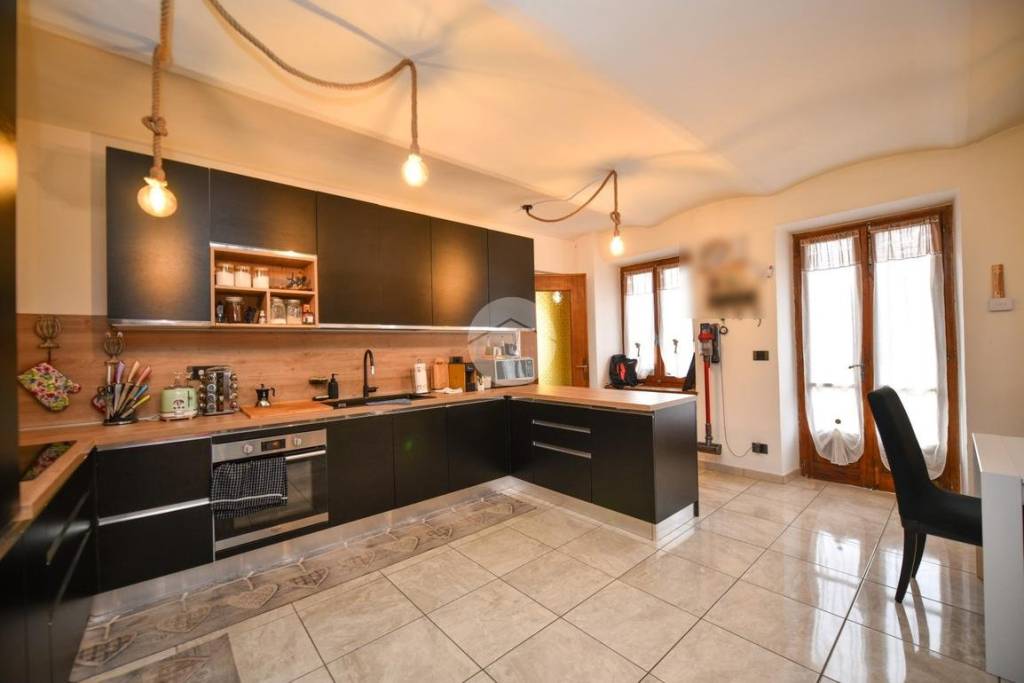 Casa Indipendente in vendita a Giaveno via villa, 58