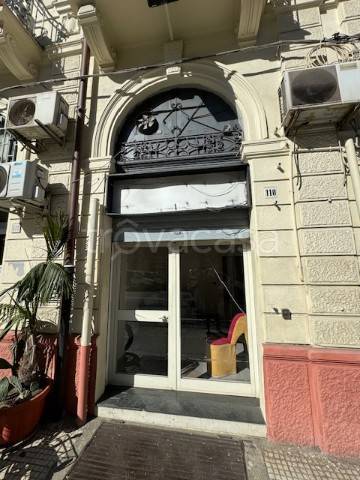 Negozio in affitto a Messina via Cesare Battisti, 110