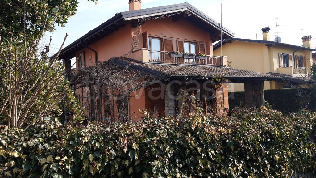 Villa in in vendita da privato a Cenate Sopra via delle Rose, 7