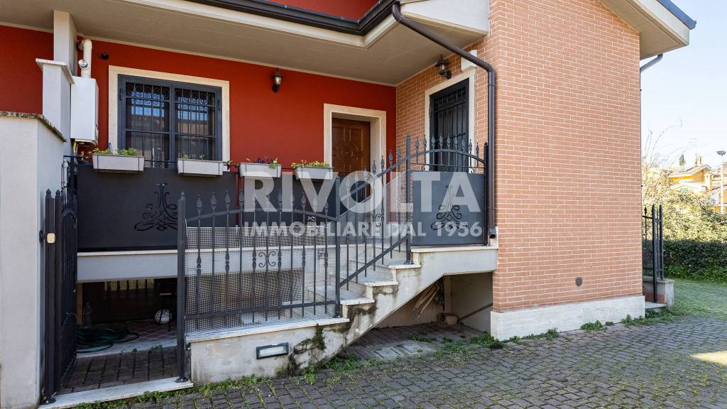 Villa a Schiera in vendita a Roma via Lidia Bianchi