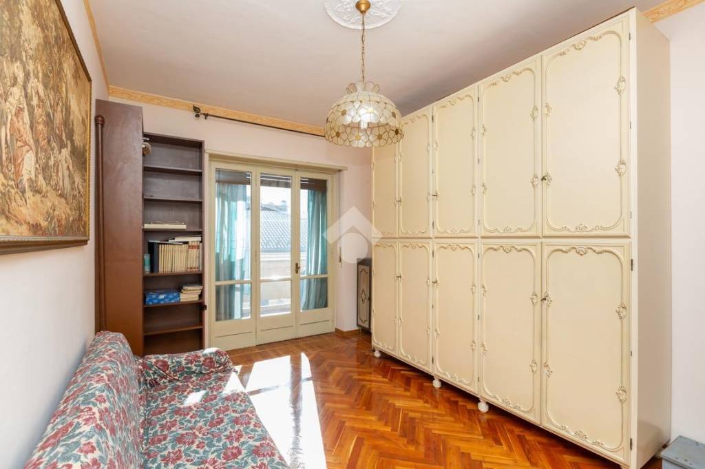 Appartamento in vendita a Torino via Gattinara, 1