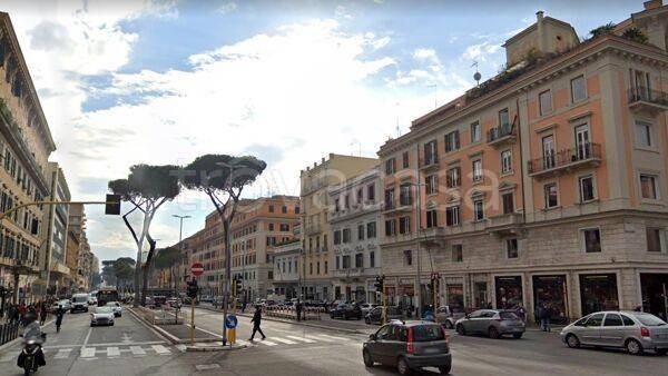 Negozio in affitto a Roma via Appia Nuova