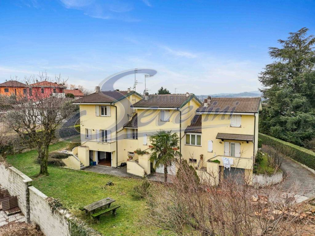 Villa a Schiera in vendita a Como via Corti, 19