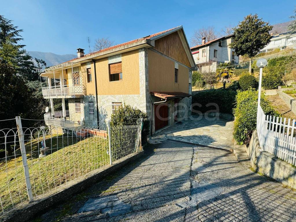 Villa Bifamiliare in vendita a Val della Torre via Curà, 3