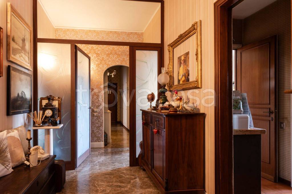 Appartamento in vendita a Roma via Giulio Curioni, 131