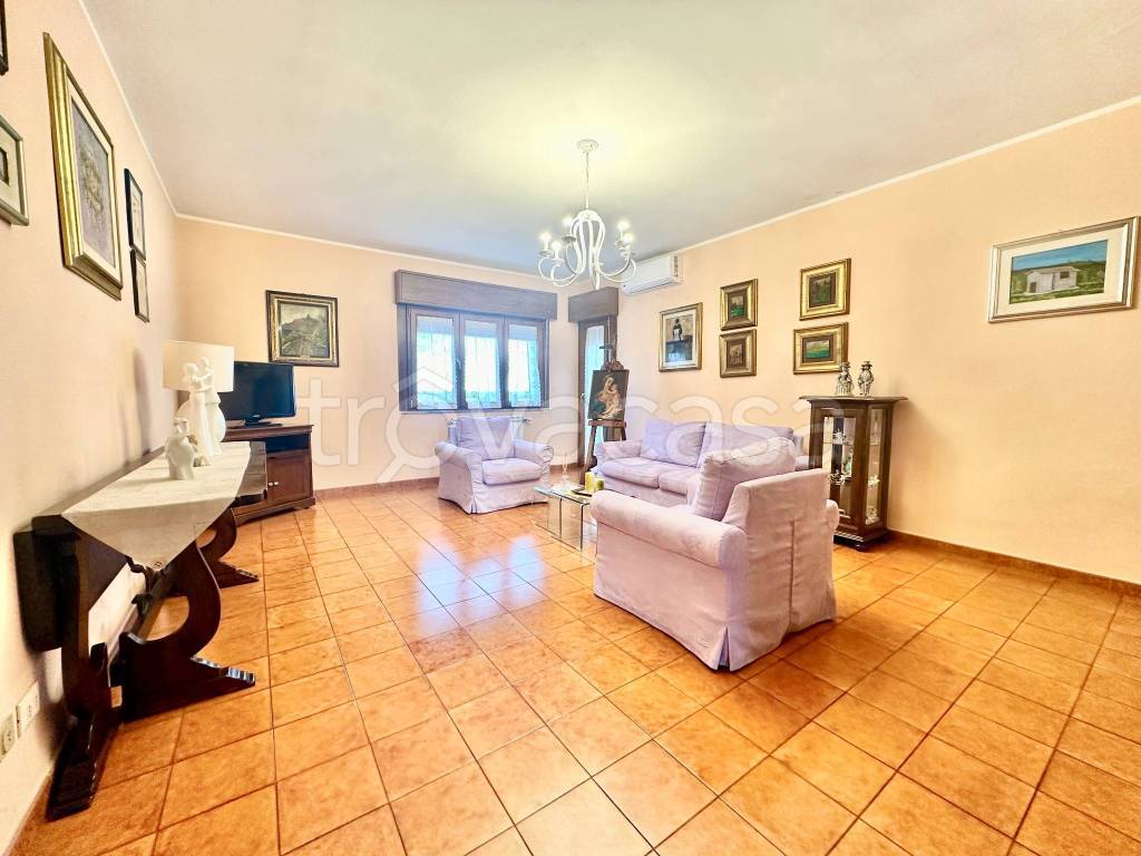 Appartamento in vendita a Roma via Ferdinando Maria Poggioli
