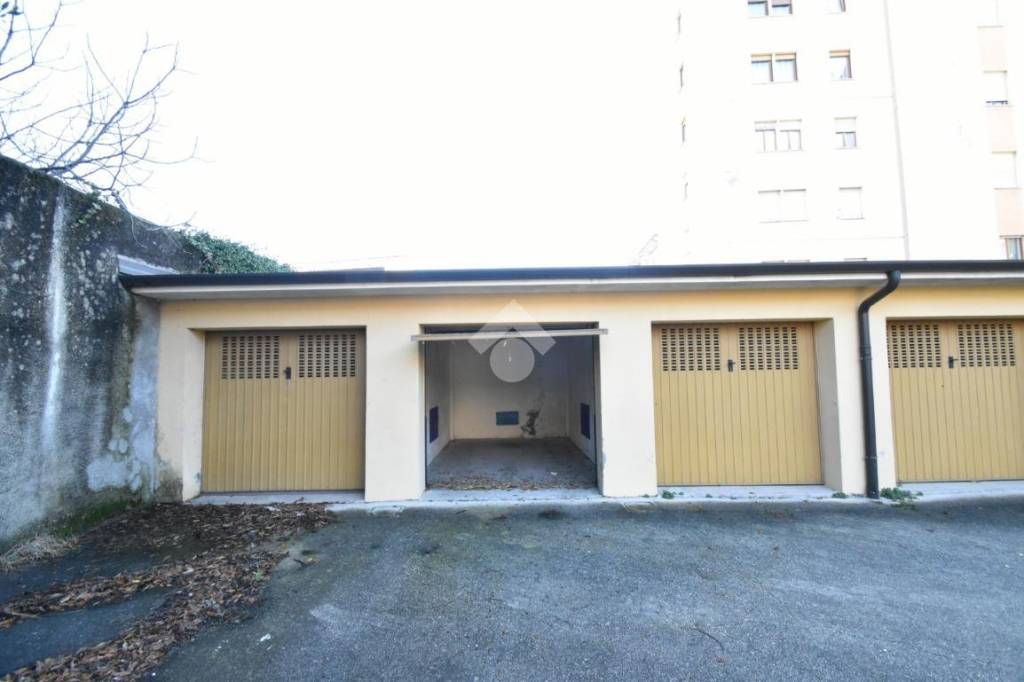 Garage in vendita a Gorizia via Vittorio Veneto, 1