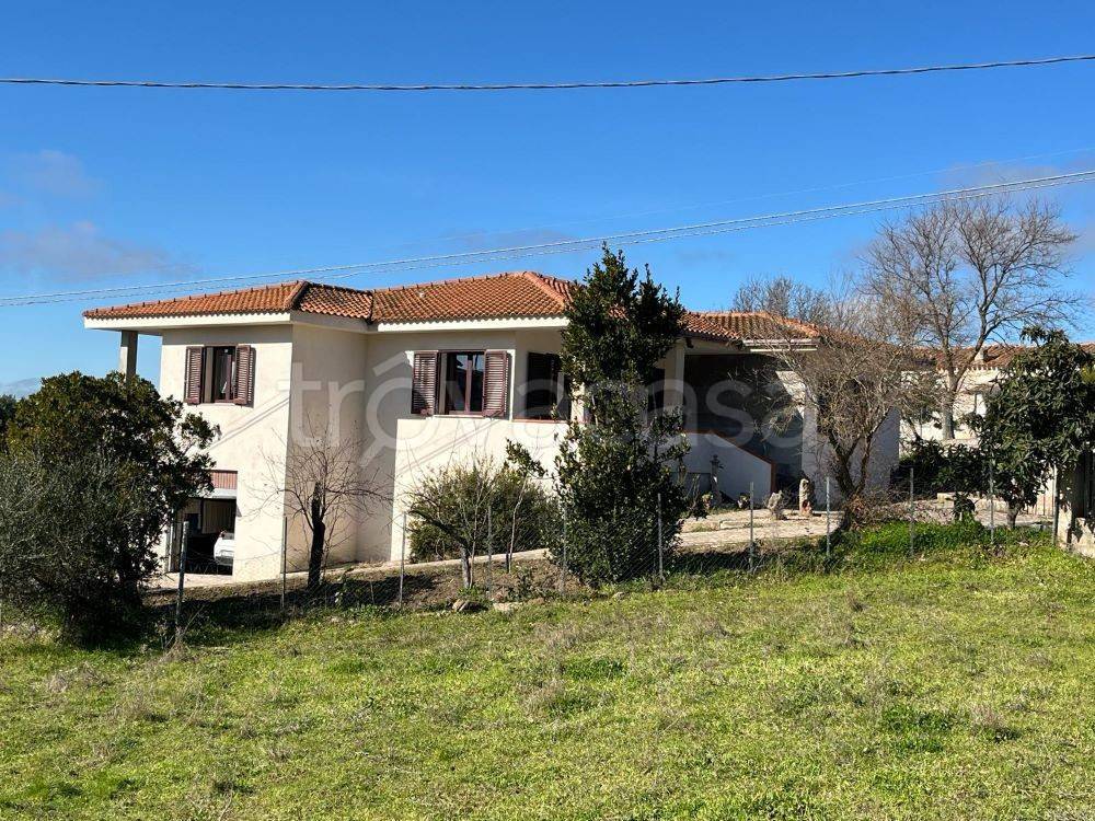 Villa in vendita a Erula via Alessandro Manzoni, 6