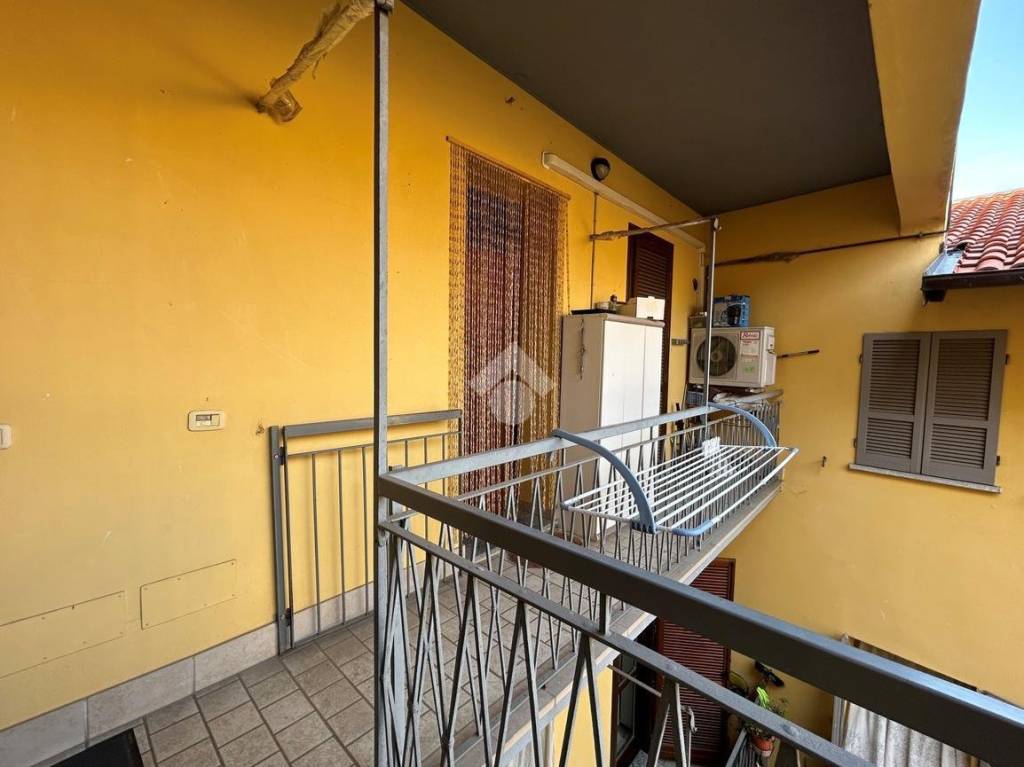 Appartamento in vendita a Galliate via g. Mameli, 3