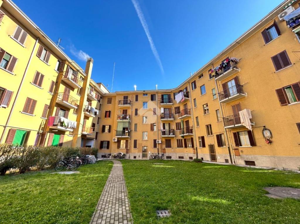 Appartamento in vendita a Rho via Torino, 18