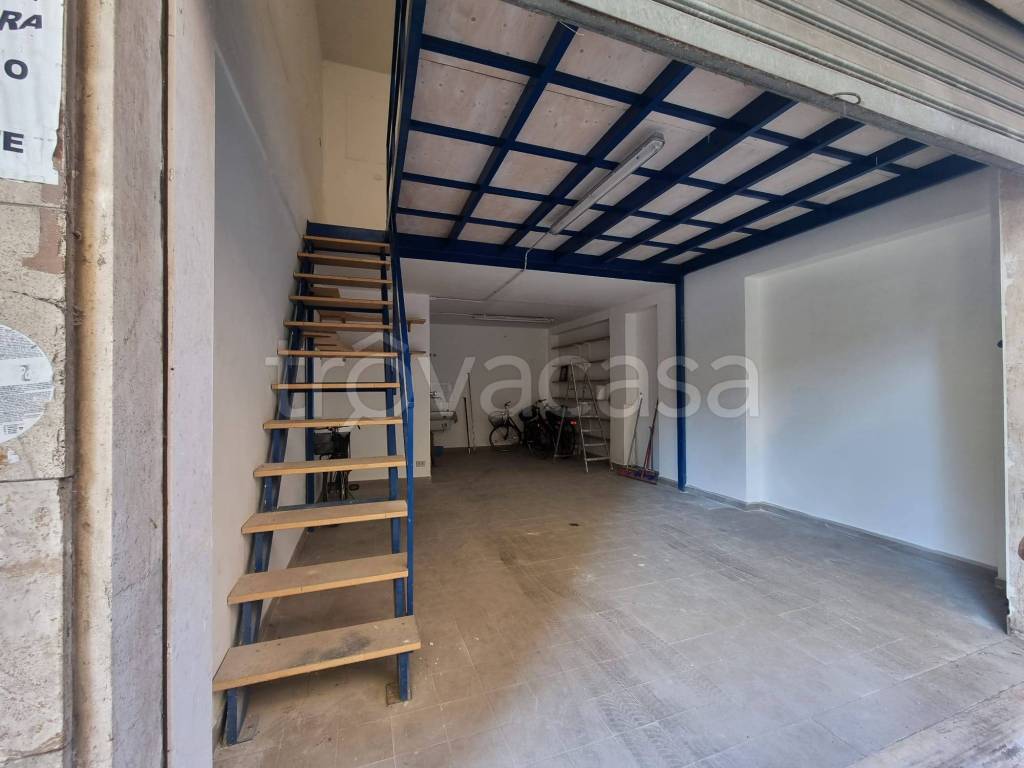 Garage in vendita a Pescara via Alessandro Manzoni, 32