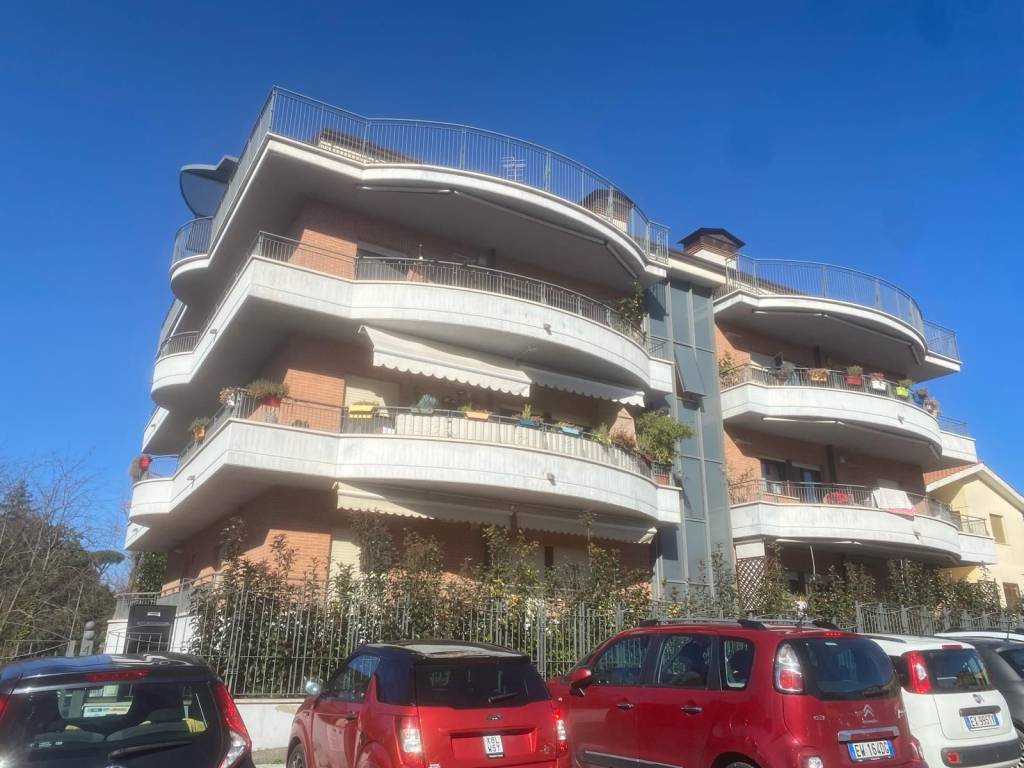 Appartamento in vendita a Genzano di Roma via Francesco Catalano, 4