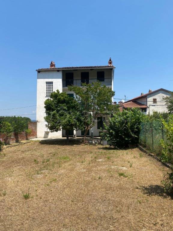 Casa Indipendente in vendita a Caravino via Perosio, 35