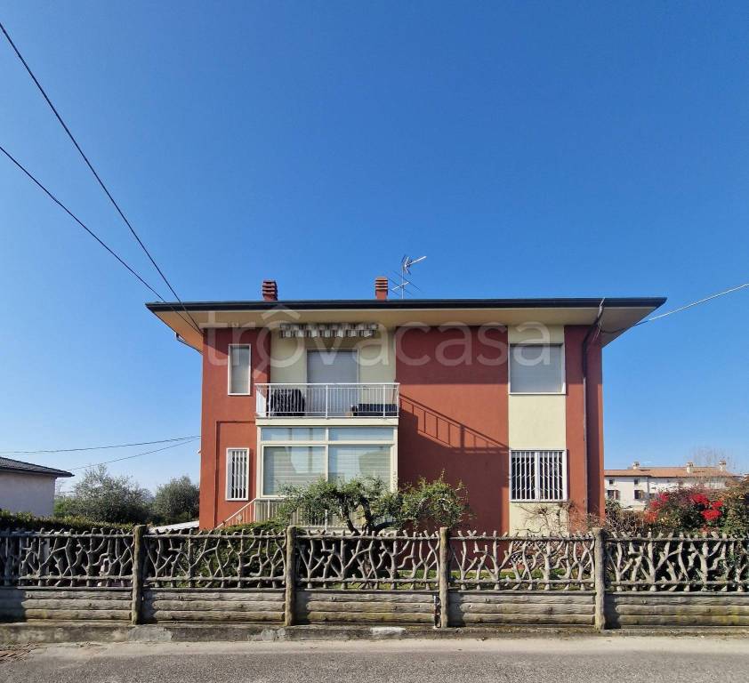 Villa Bifamiliare in vendita a Sant'Ambrogio di Valpolicella via Fossa Fumara, 36
