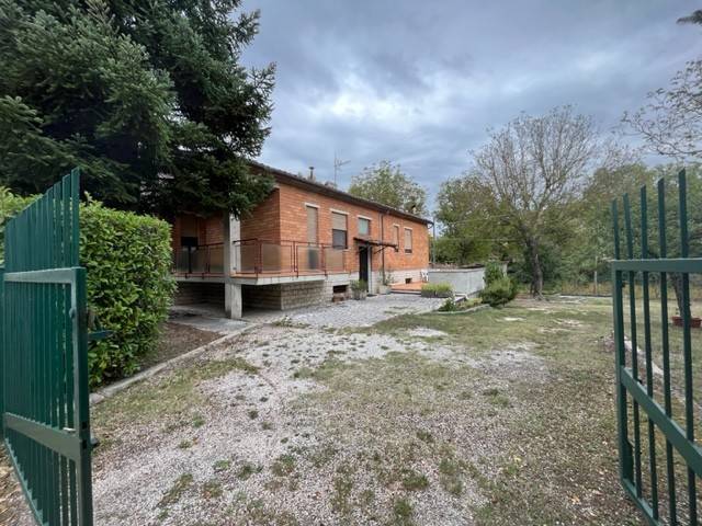 Villa in vendita a Fabriano frazione Melano