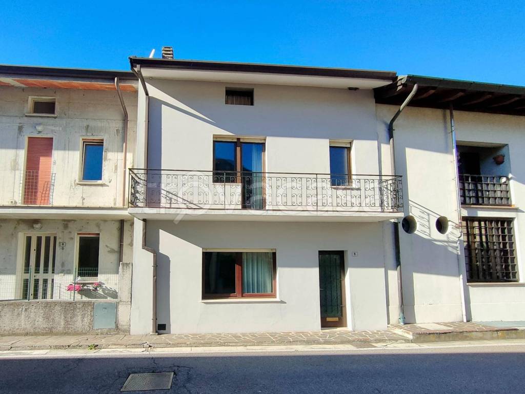 Villa a Schiera in vendita a Trasaghis