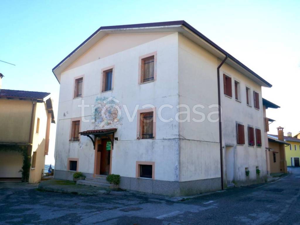 Villa Bifamiliare in vendita a Vito d'Asio