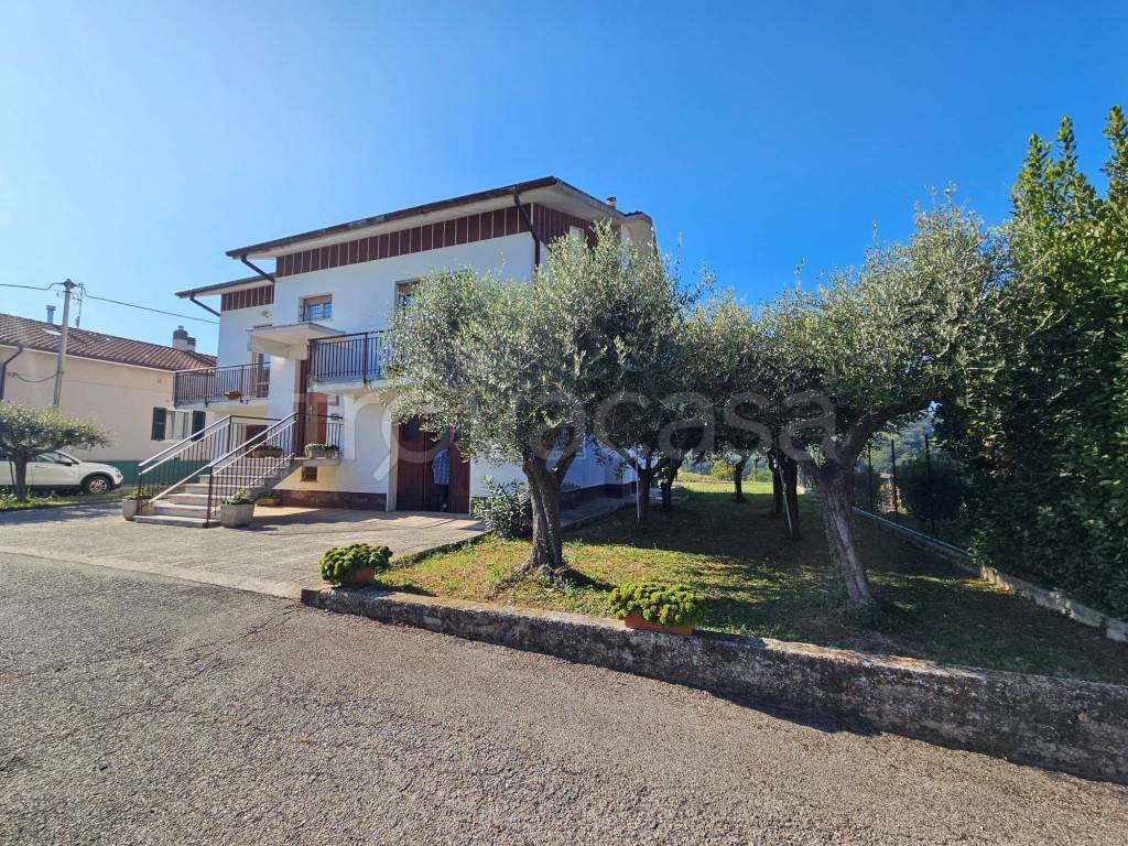 Villa Bifamiliare in vendita a Mombaroccio villagrande