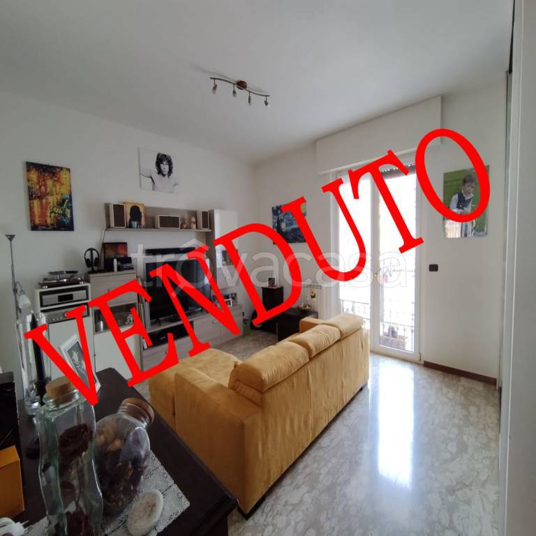 Appartamento in vendita a Magenta via del Carso, 11