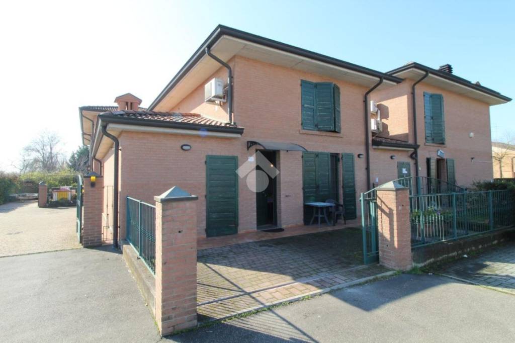 Villa a Schiera in vendita a Cadelbosco di Sopra via Cantone Melli, 14