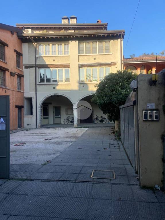 Appartamento in affitto a Rezzato via Scalabrini, 40