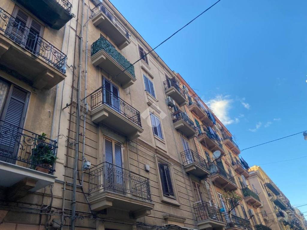 Appartamento in vendita a Palermo via Paolo Emiliani Giudici, 175