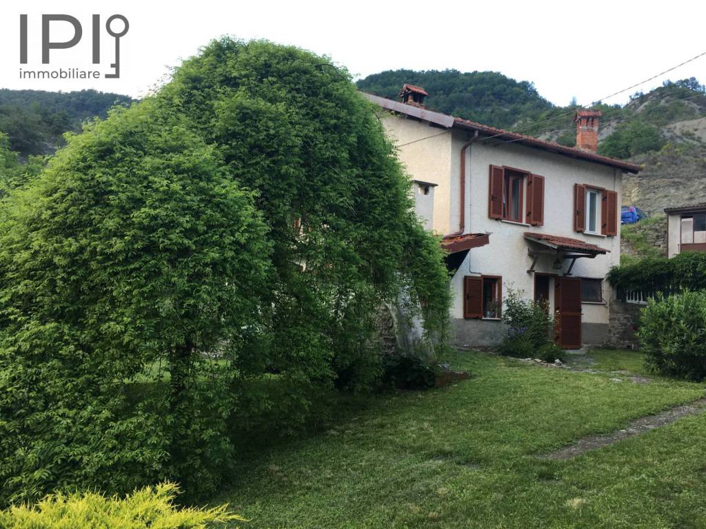 Villa in vendita a Spigno Monferrato loc. Correnti, 1