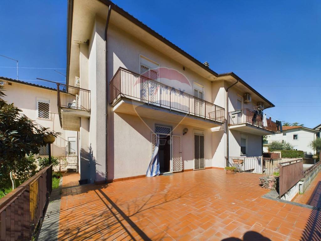 Villa in vendita a Fabrica di Roma via f g Lorca, 18