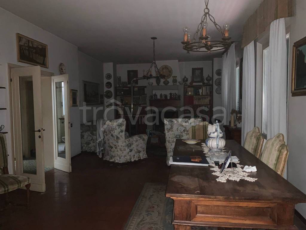 Villa Bifamiliare in vendita a Riccione viale Francesco Baracca, 21