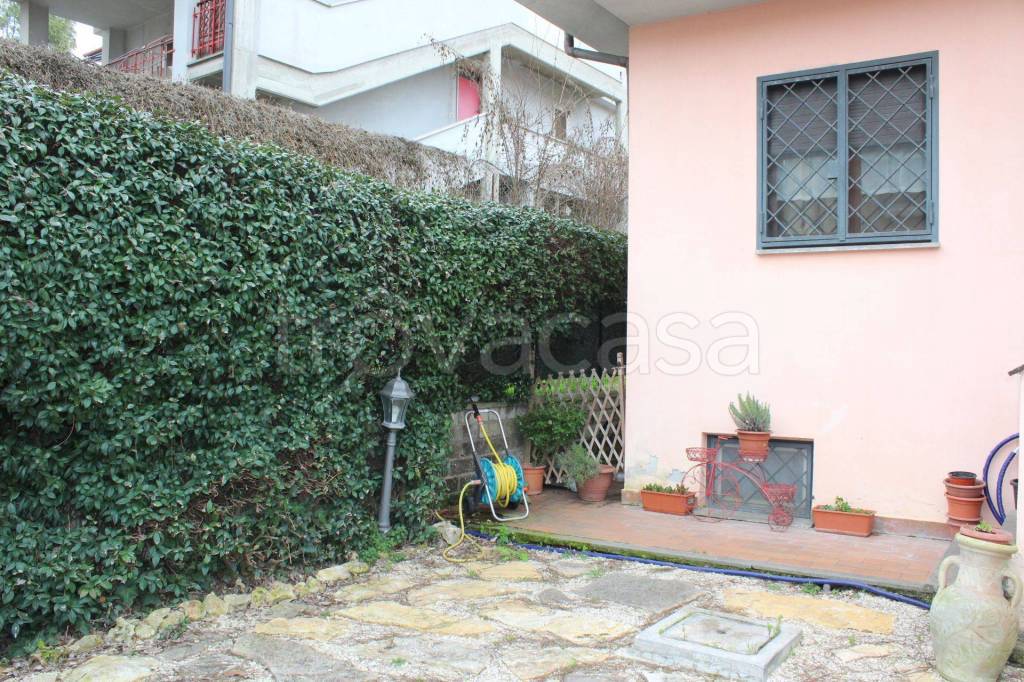 Villa a Schiera in in vendita da privato a Roma via Agerola, 101