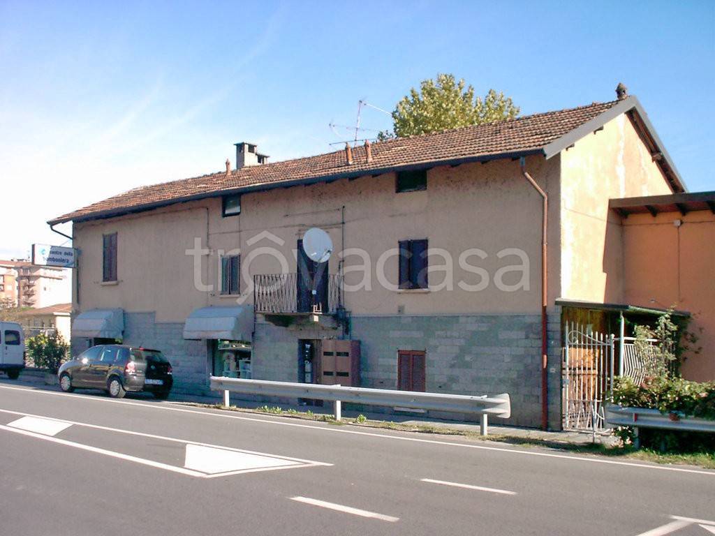 Casa Indipendente in vendita a Dormelletto corso Cavour
