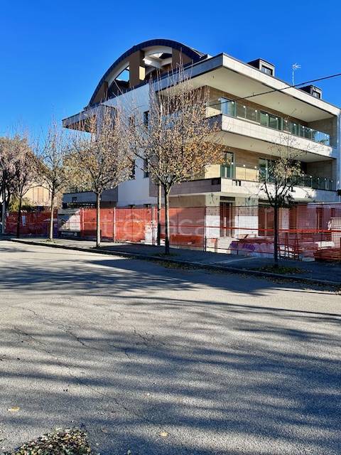 Appartamento in vendita a Monza via Andrea Doria, 3