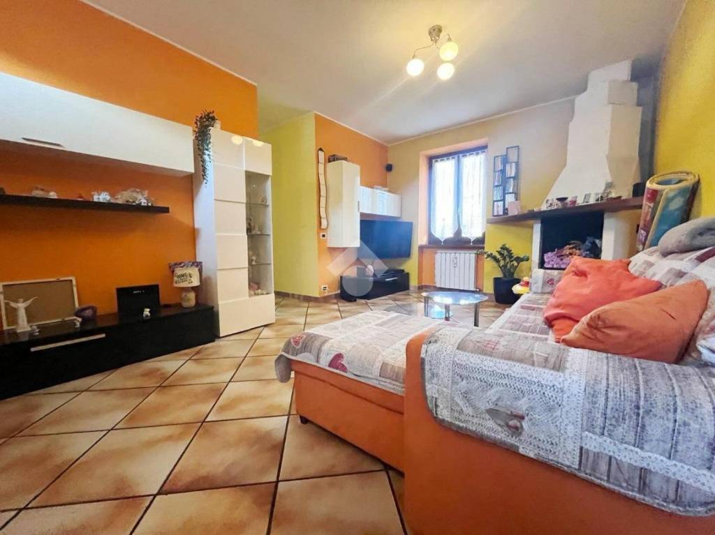 Appartamento in vendita a Carbonate via Vittorio Veneto, 13