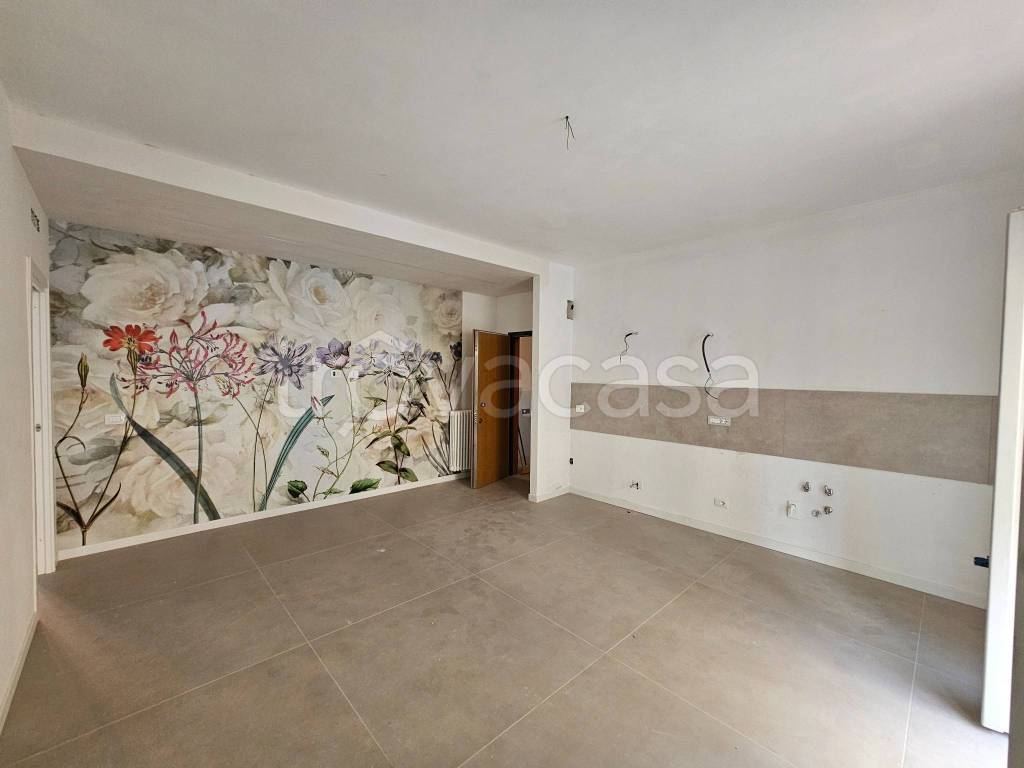 Appartamento in vendita ad Alba corso Langhe, 1