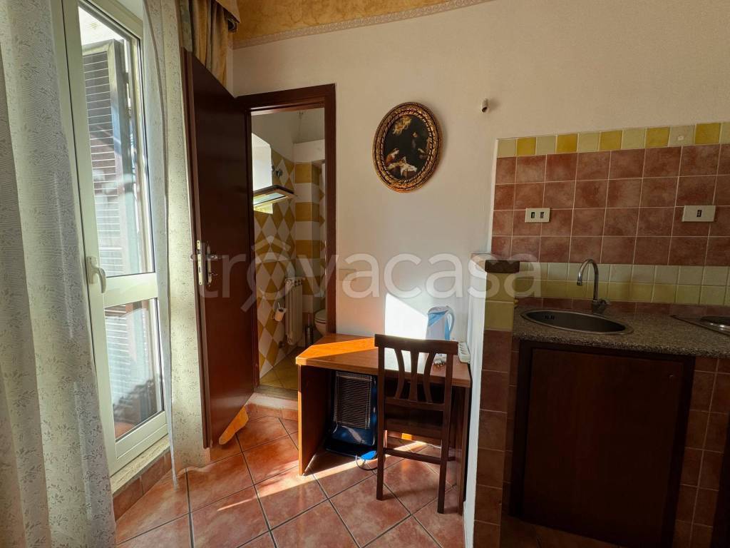 Appartamento in vendita a Roma via di Santa Ciriaca