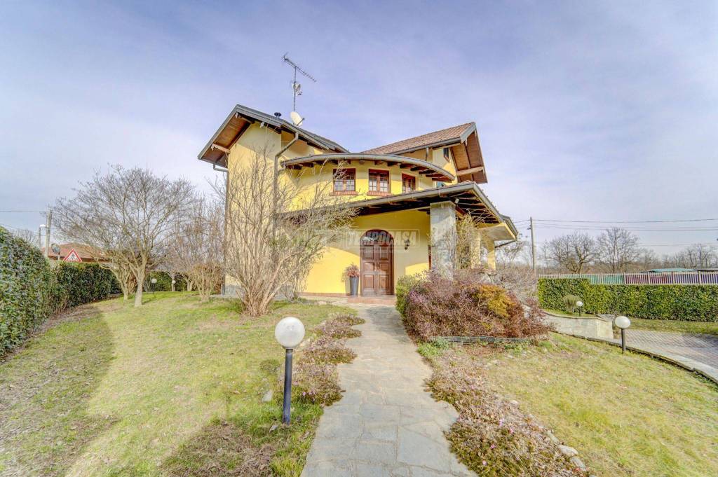 Villa in vendita a Comignago localita' Prati